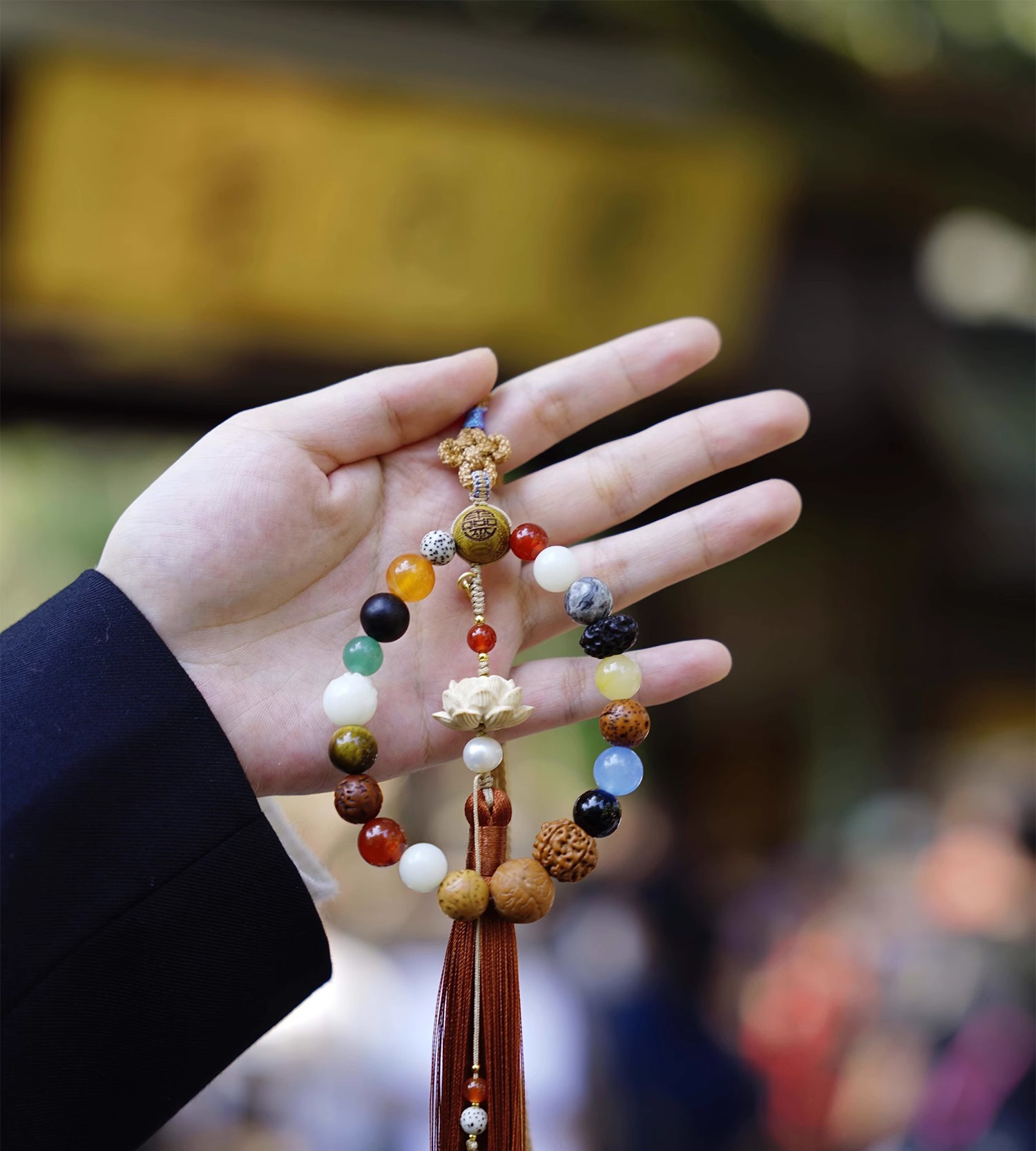 Hangzhou Lingyin Eighteen Seed Car Hanging Safe Travel Duobao Bodhi Beaded Car Internal Tassel Pendant Lucky