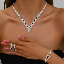 ��c���צ�ϵ������ʯ���h�����bŮ�������Y���߶����A�M�