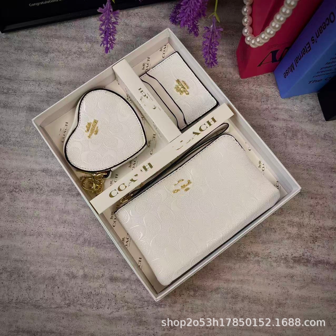 Cartoon cartera de cambio en forma de corazón de comercio exterior bolsa de mano caja de bolsa de tarjeta caja de regalo de bolsas explosivas transfronterizas 2025 nuevas bolsas de mujer