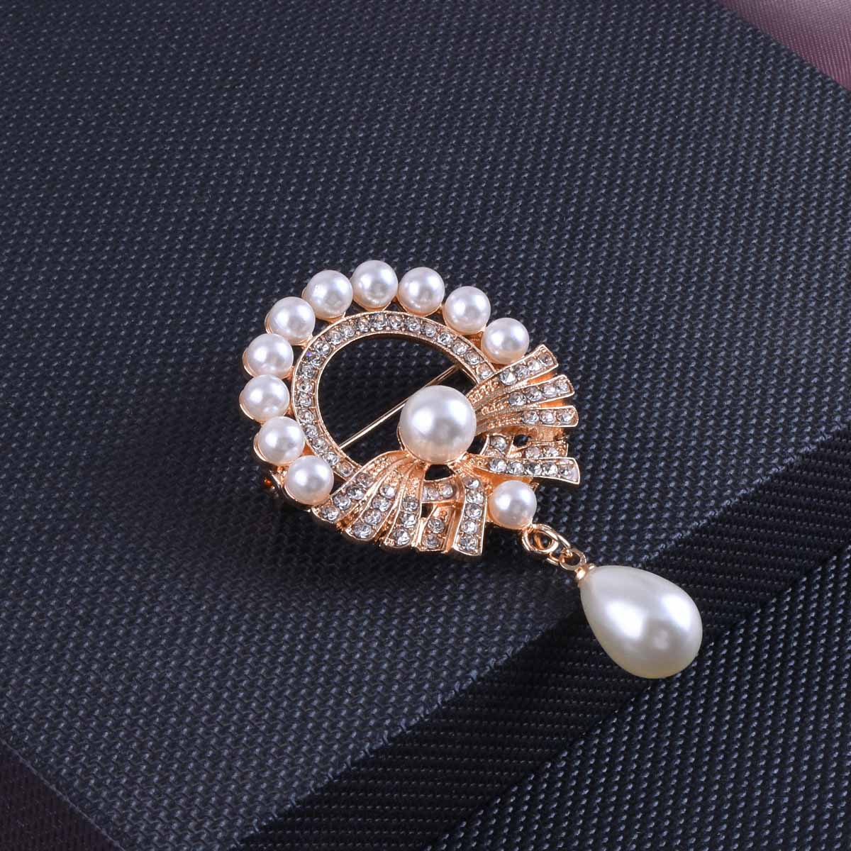 Spilla con perle da donna elegante accessorio di lusso_voghion.com