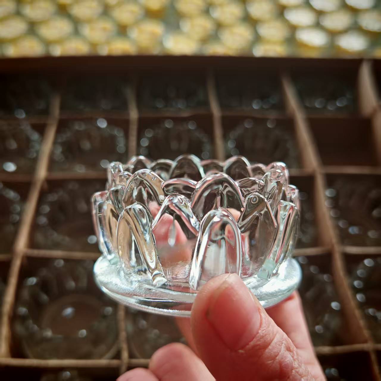 Vidrio de cristal Lotus Candlestick mantequilla Lámpara de la devoción religiosa regalos festivos al por mayor transfronterizos