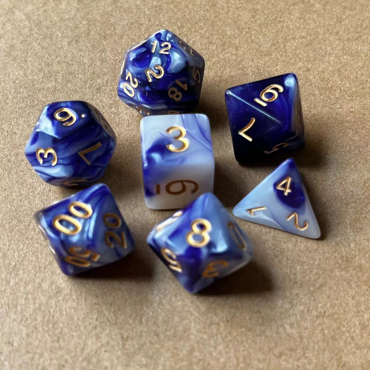 Juego de dados multicolores de dos colores, suministro transfronterizo, juego de 7 piezas, juego de tamiz digital, los dados de juego se pueden combinar