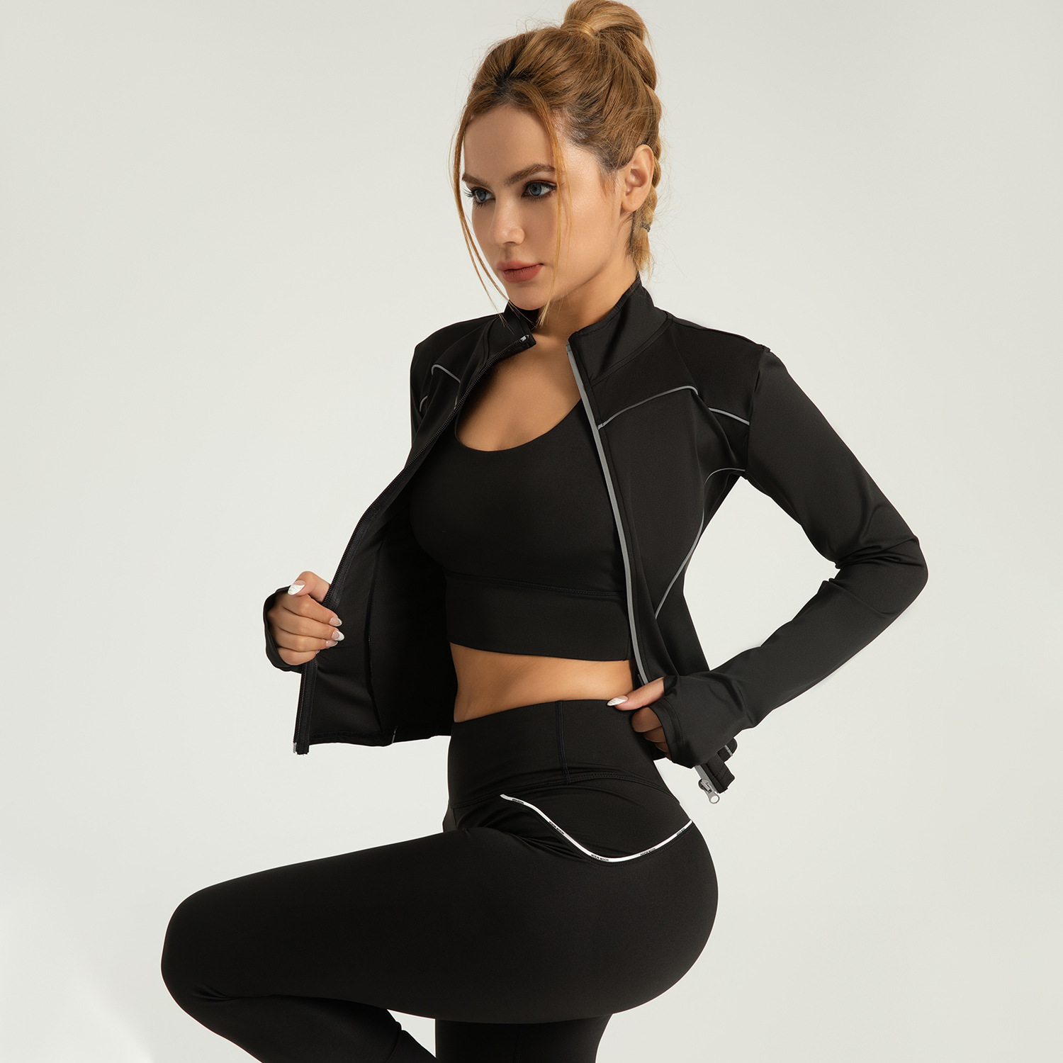 Área transfronteriza nueva chaqueta de yoga de línea de cuello vertical delgada y delgada para correr por la noche, chaqueta deportiva reflectante para mujeres