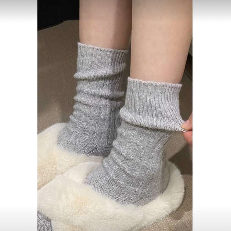 Unisex Simple Style Solid Color Cotton Crew Socks A Pair display picture 3