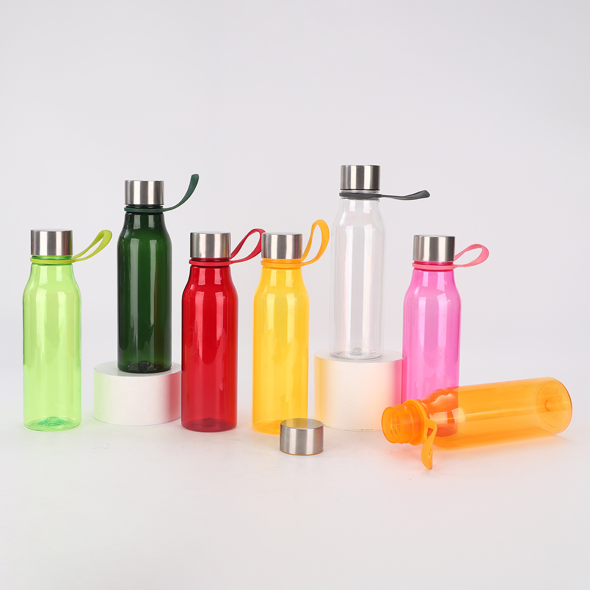 Explosión de nuevos productos de acero inoxidable taza de plástico transparente botella de agua deportiva de moda creativa con cuerda taza de agua portátil al por mayor