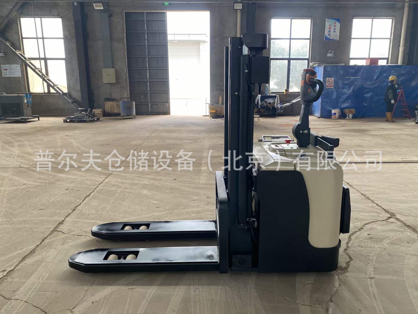 全电动堆高车无腿配重托盘搬运电瓶堆垛升高装卸车铲车前移式叉车