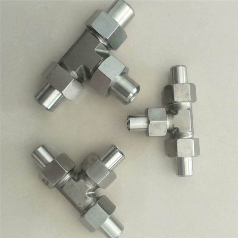 厂家供应 液压过渡接头 三通压夜过渡接头 碳钢扣压式接头定 制