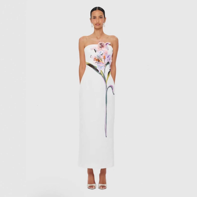 2025 Cross-Border European and American Spring/Summer New French-Style Elegant Waist-Cinching Vintage Embroidered Strapless Three-Dimensional Floral Long Dress