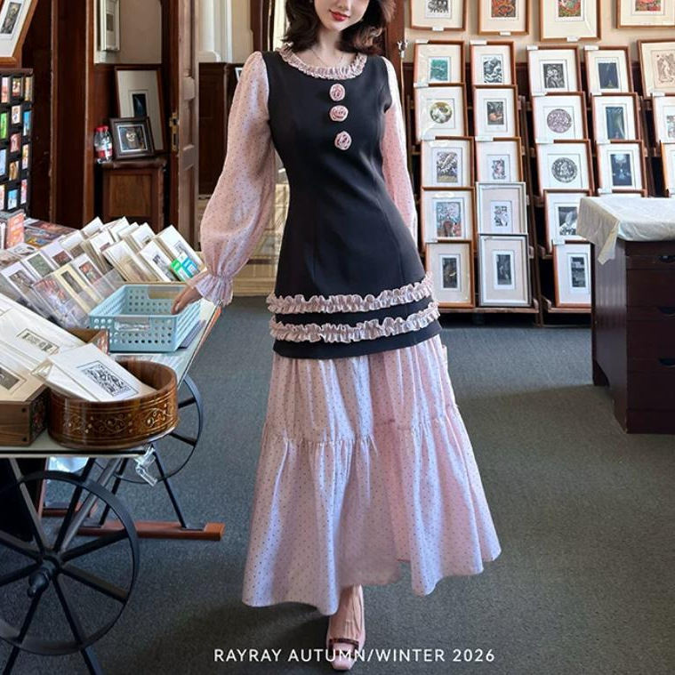 Leyingjun [Berry Whisper] Sweet Girl Faux Two-Piece Dress, Color-Blocked Ruffled Neckline, Puff Sleeve Long Dress