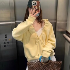 沐回来了【美到失语】褶皱抽绳连帽卫衣上衣+蕾丝吊带背心套装