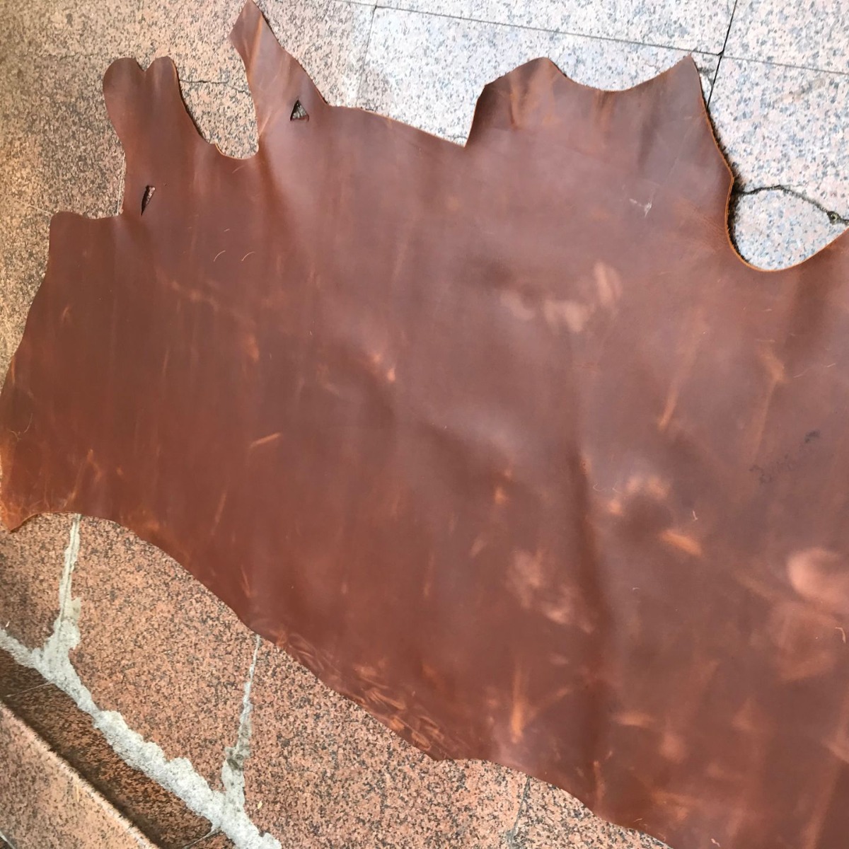 双色牛皮 头层牛皮 油性皮 疯马皮 皮革皮料 牛皮面料 咖色