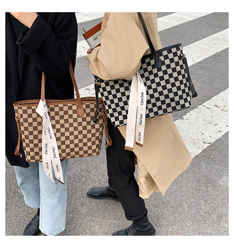 Autumn and winter largecapacity bags new fashion checkerboard commuter shoulder tote bagpicture9