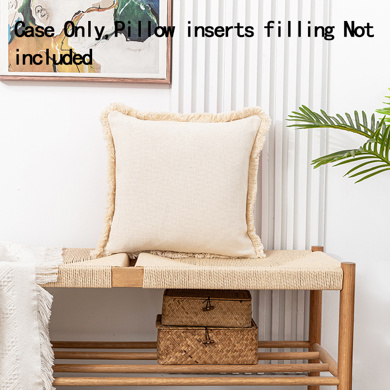 Dekoracyjny geometryczny wzór kwiatowy w stylu nordyckim z frędzlami dookoła i poszewką na poduszkę z nadrukiem lnianym_voghion.com