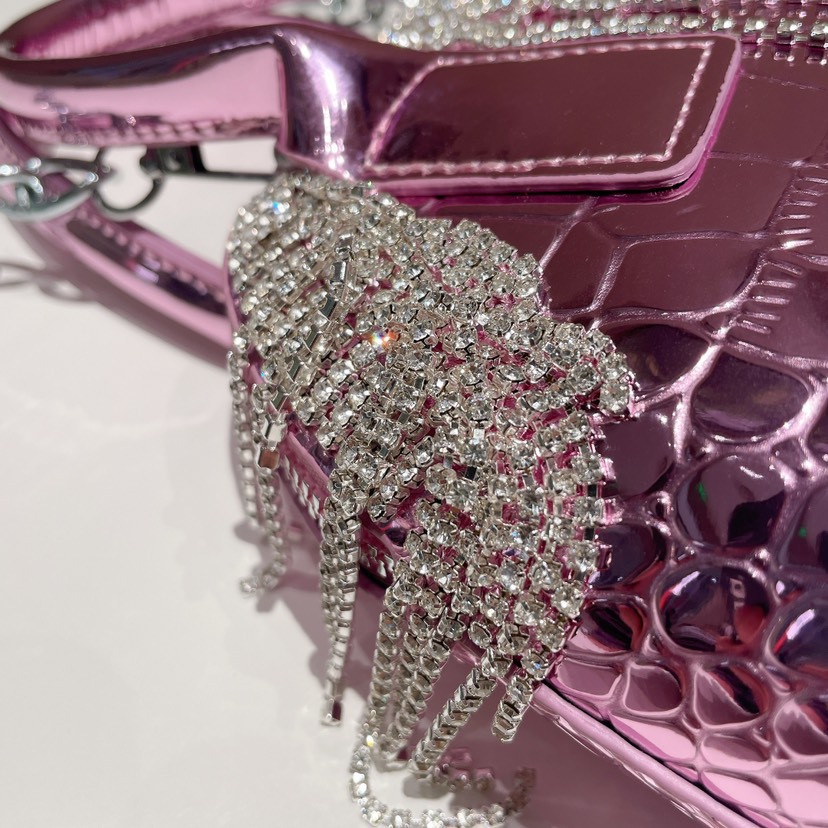 Borsa transfrontaliera femminile 2023 nuova borsa a tracolla portatile a tracolla portatile con strass fresco rosso netto coreano con catena con nappa_voghion.com