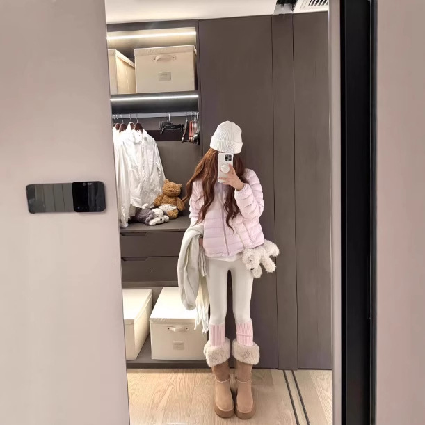 Pink Ribbed down Jacket for Women, 2025 New Style, Lightweight Parka, Waist-Cinching, Slimming, Warm Short Coat with Inner Lining Pink Ribbed down Jacket for Women, 2025 New Style, Lightweight Parka, Waist-Cinching, Slimming, Warm Short Coat with Inner Lining