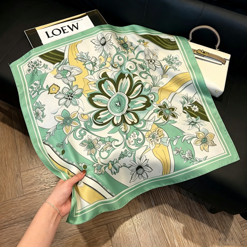 Colección 70*70 nuevo estilo bufanda de seda azul sensación de alta calidad imitación bufanda cuadrada de seda moda todo-fósforo bolsa atada bufanda de pelo