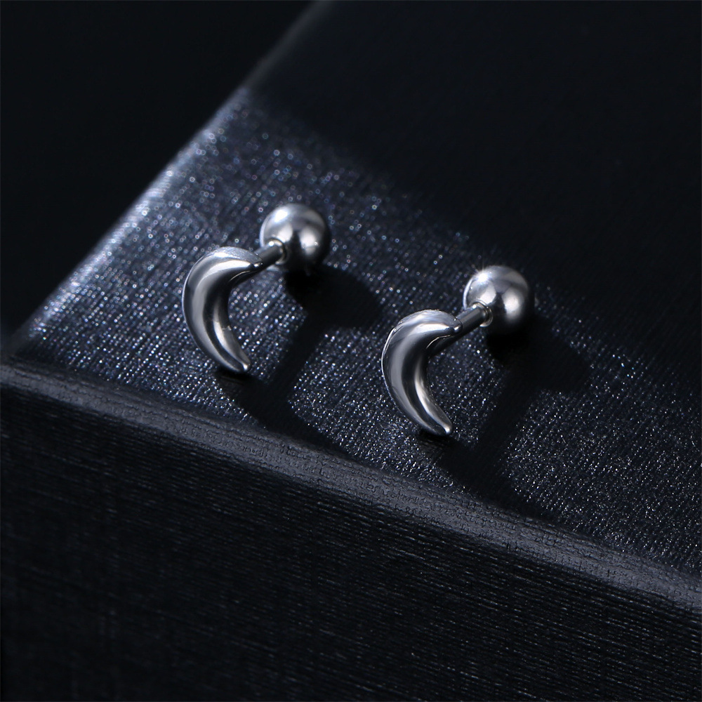 Retro Moon Stainless Steel Plating Ear Studs 1 Pair display picture 3