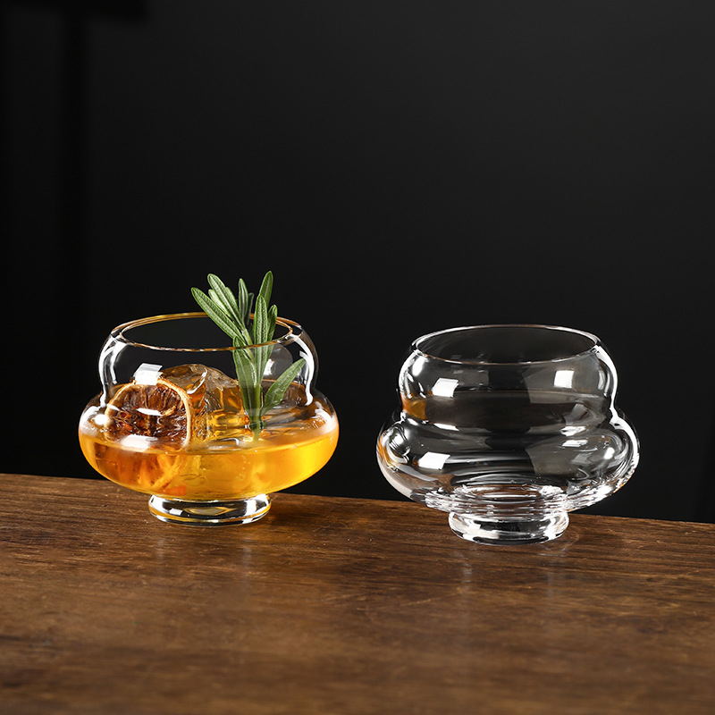 Delicate transparent glass cups, beverage cups, coffee lattes, fruit juices, specialty cups, cold drink cups, niche cocktail cups