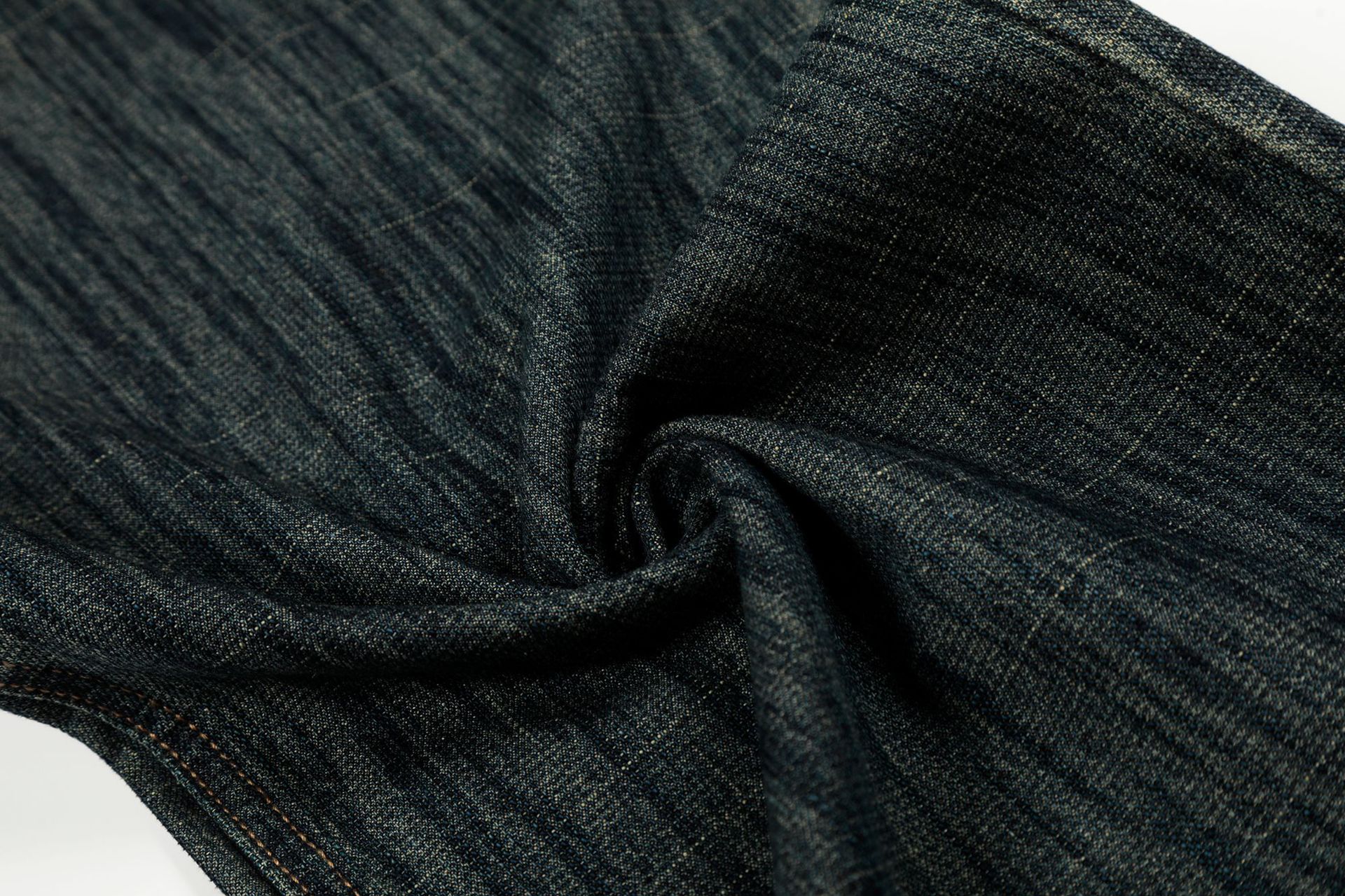 Jean homme vintage rayé délavé, coupe ample, fermeture boutonnée, style streetwear décontracté_voghion.com