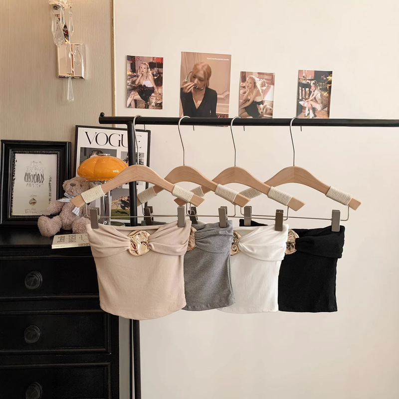 Purely Sexy Metal Buckle Tube Top for Women in Summer with Breast Pads and Beautiful Back Design, High-End Base Layer Top Purely Sexy Metal Buckle Tube Top for Women in Summer with Breast Pads and Beautiful Back Design, High-End Base Layer Top