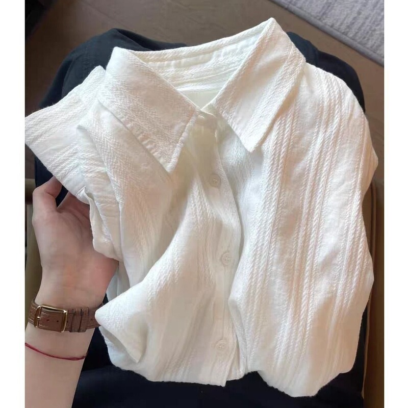 Korean-Style White Vertical Striped Shirt for Women, Relaxed Fit, Spring and Summer Loose Casual Long-Sleeve Sun Protection Top Jacket Korean-Style White Vertical Striped Shirt for Women, Relaxed Fit, Spring and Summer Loose Casual Long-Sleeve Sun Protection Top Jacket