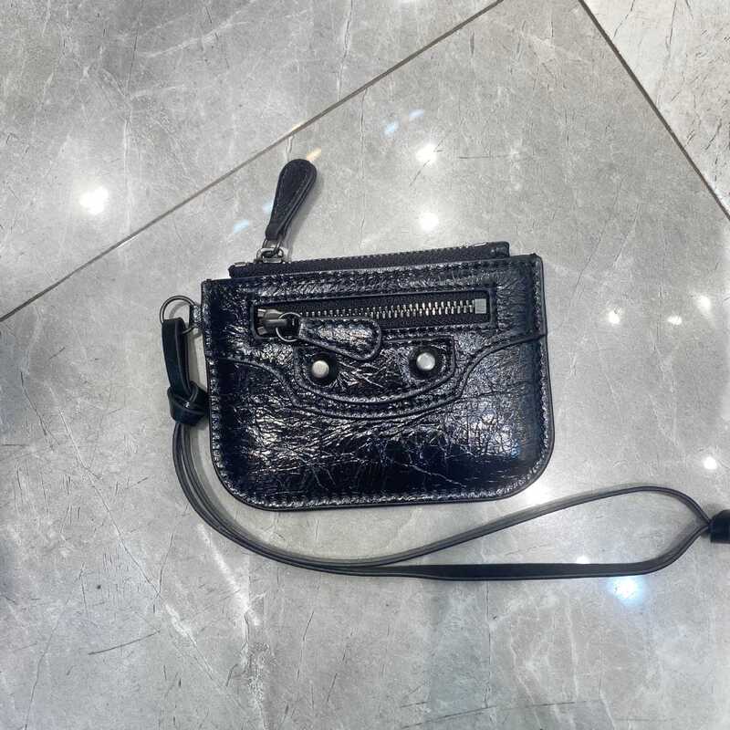 Hot-Selling Influencer-Favorite Balenciaga-Style Mini Oil-Waxed Leather Coin Purse with Vintage Rivets and Lanyard Keychain
