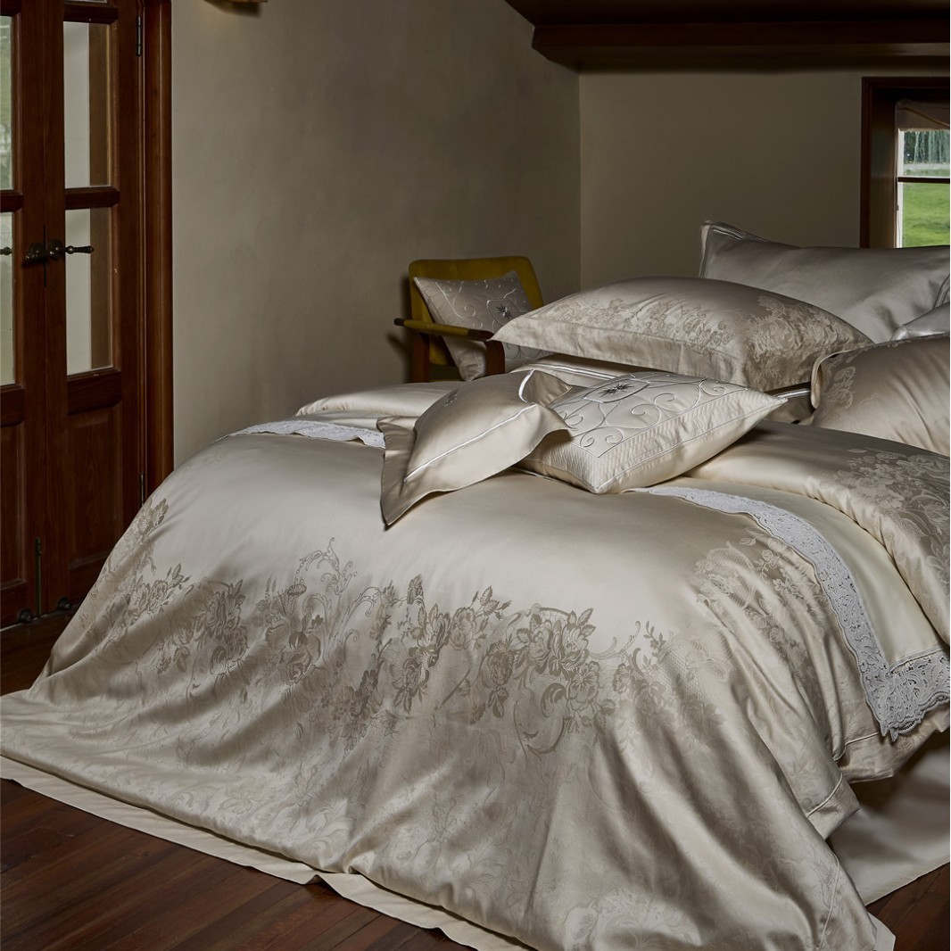 Italian Top Luxury Large Aesthetic Jacquard Bedding Bedding High-grade Feeling Xinjiang Long-staple Cotton Four-piece Home Textile Wedding