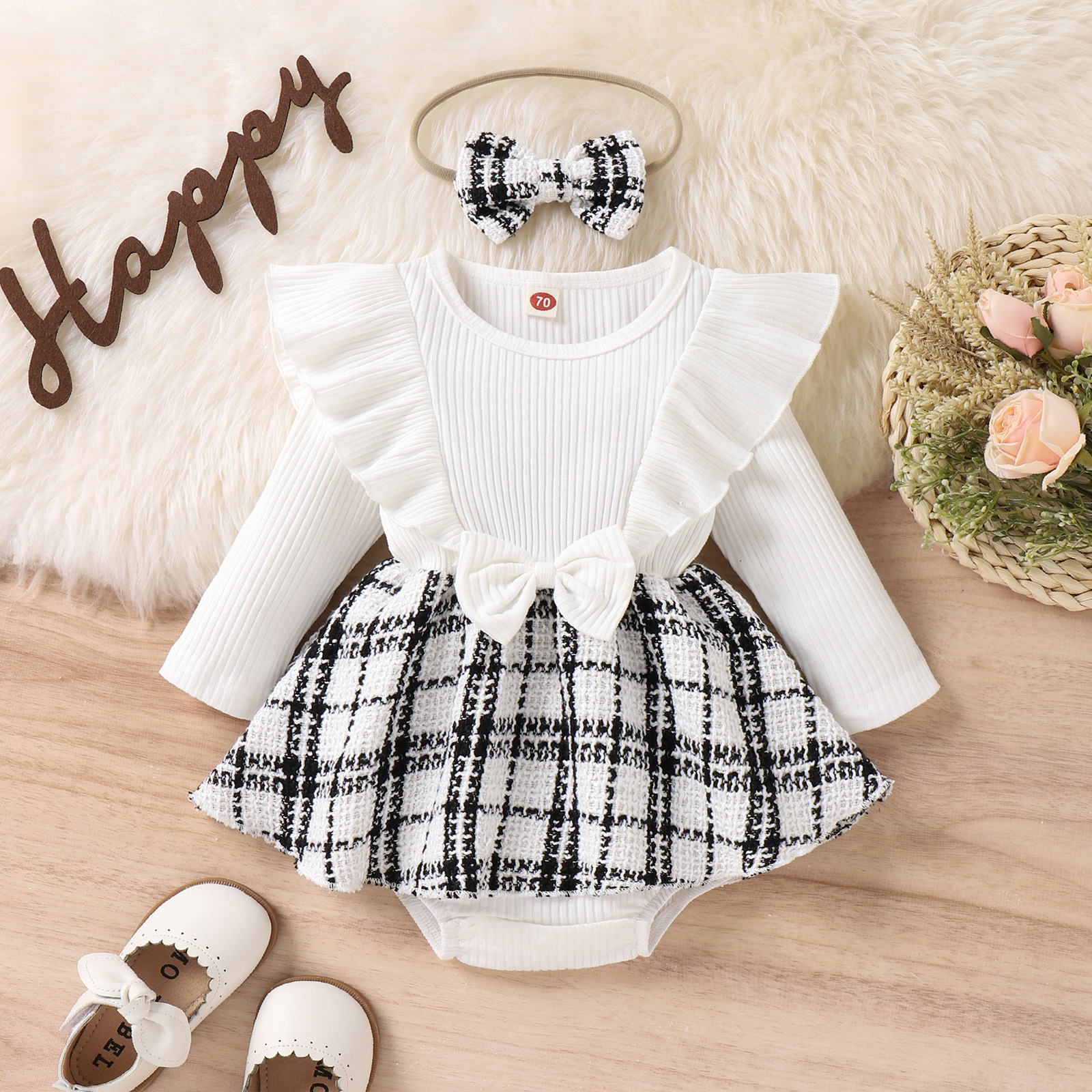 200g Weight Stretchy Elasticity Baby(0-2Years) Age Group Regular Fit Fit Type Plaid, Flower, Bow Knot Pattern Winter, Autumn Season Baby Girl'S Gender Cotton, Polyester Fabric Patchwork Design Fashion Style Fashion Plaid Flower Bow Knot Patchwork Cotton Polyester Baby Rompers 1