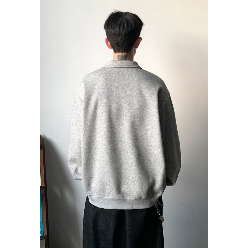Polo a maniche lunghe grigia stile Old Money, modello regolare, unisex, autunnale, ampia, con colletto risvoltato e mezza zip._voghion.com