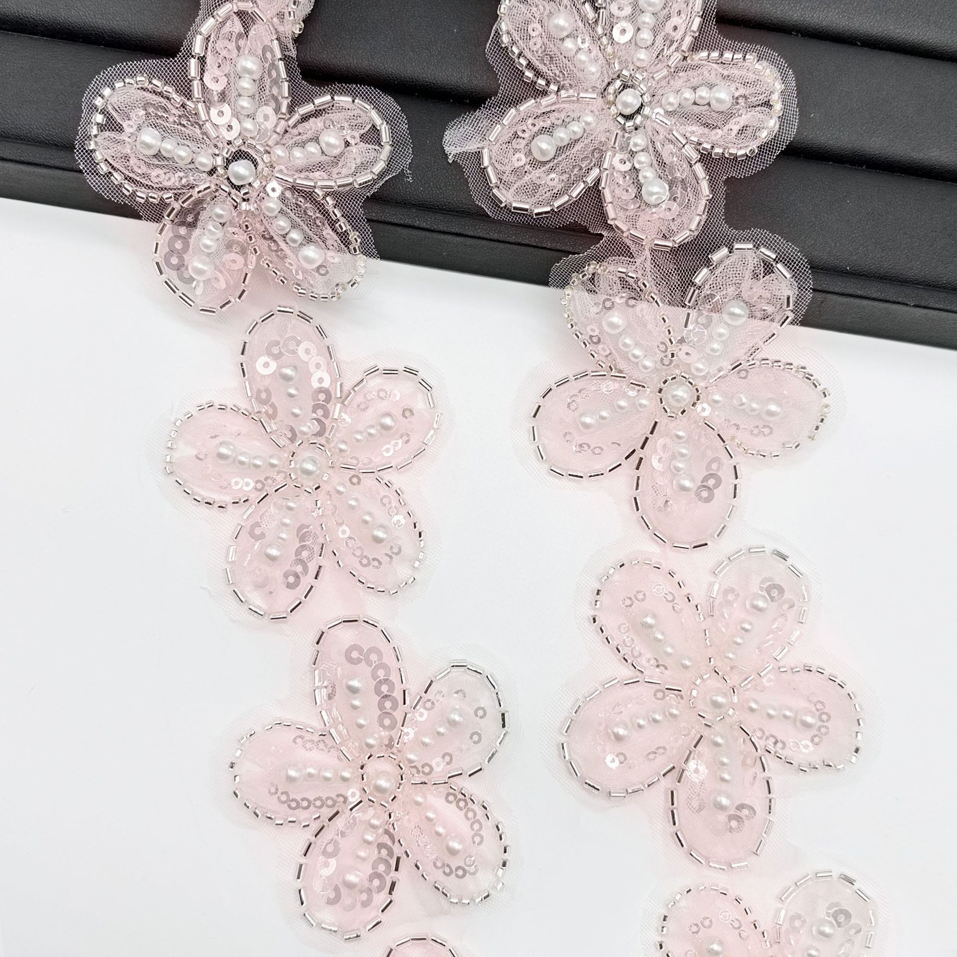 Pequeñas flores de clavos de cuentas bordadas parches dulces de novia multicolor zapatos sombreros ropa infantil plumón accesorios de decoración image 10