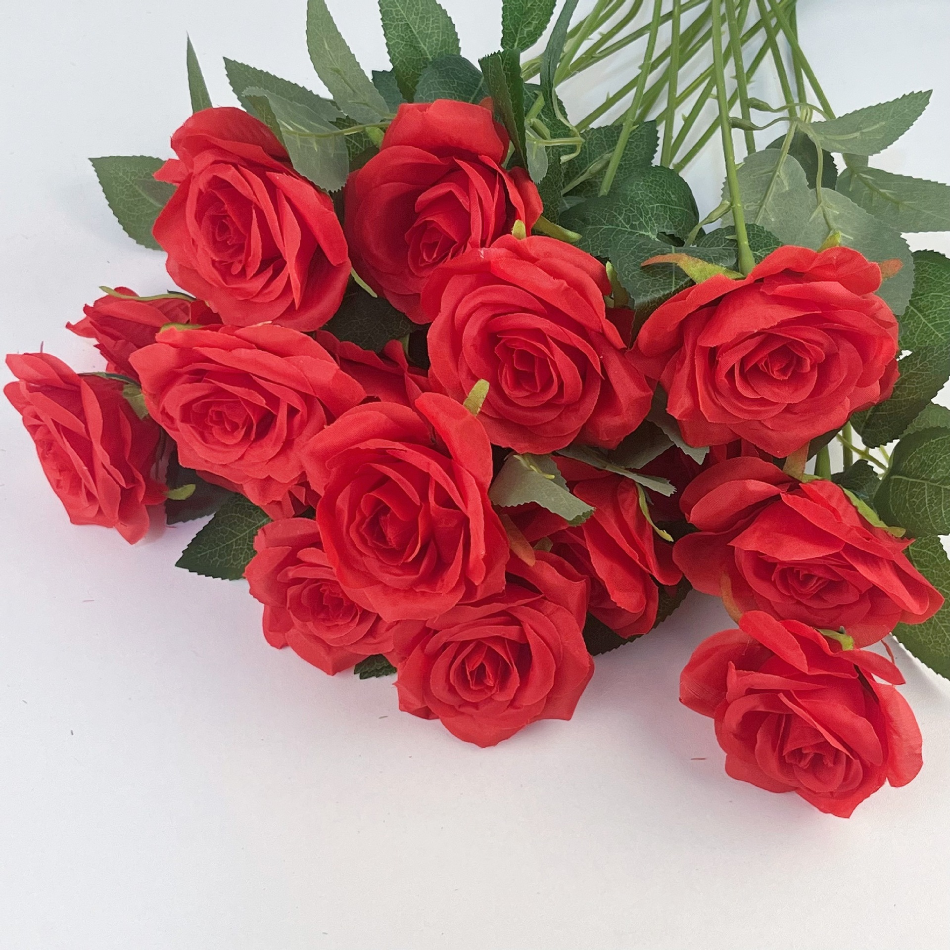 Artificial Rose Flower Wholesale Single Silk Wedding Home Valentine's Day Decoration Waterfall Fake Artificial Red Bouquet