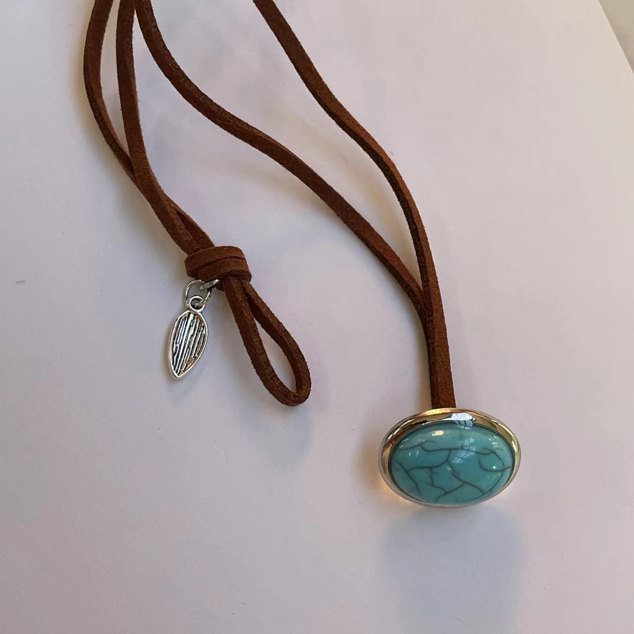 1 Piece Quantity Retro Oval Turquoise Alloy Leather Wholesale Pendant Necklace