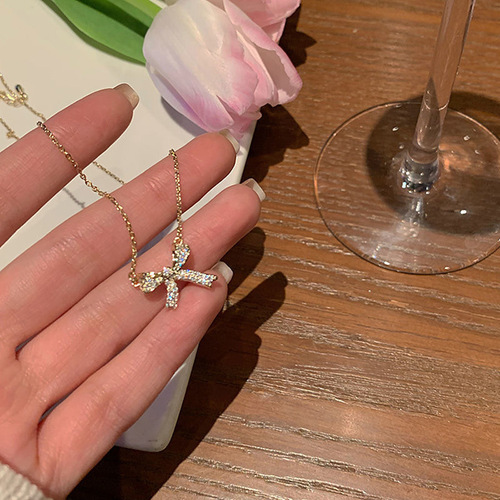  New Bow Necklace Women's Light Luxury Niche Design Necklace Style High-End Clavicle Chain