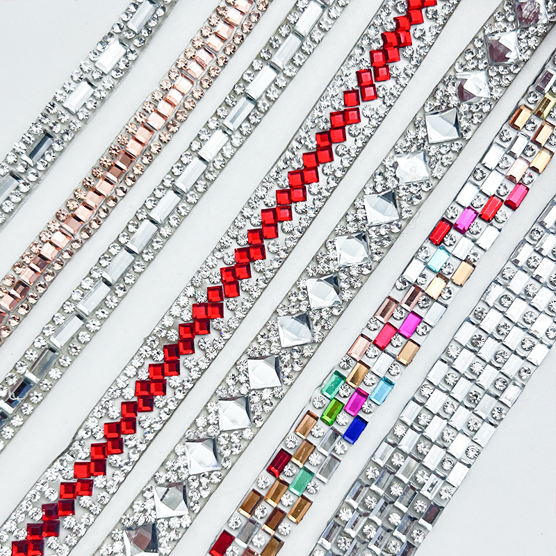 Tiras de diamantes de imitación al por mayor, tiras de diamantes de imitación autoadhesivas, accesorios de ropa, diamantes de imitación de cristal, accesorios de bricolaje, pegatinas de diamantes de imitación