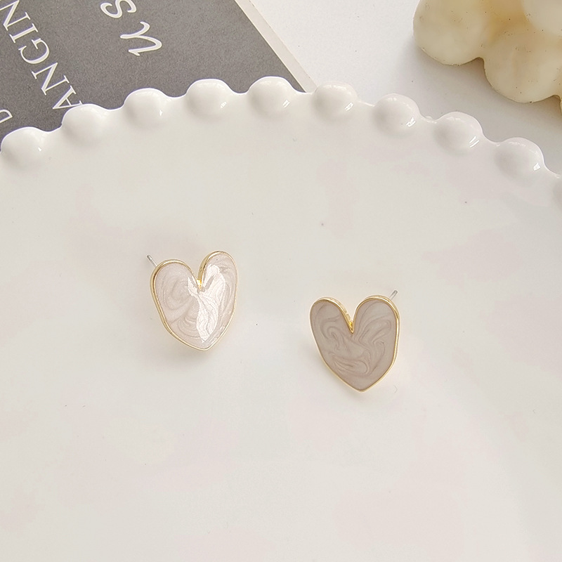 Fashion Heart Shape Alloy Stoving Varnish Ear Studs display picture 1