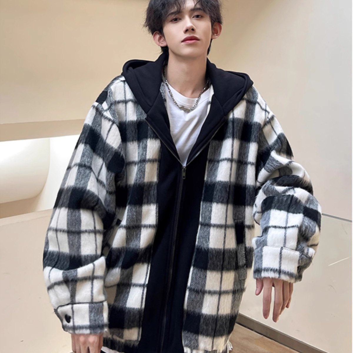 Chaqueta de hombre modelos de primavera y otoño 2024 nuevo estilo de otoño top a cuadros ropa de otoño para niños grandes abrigo de hombre delgado