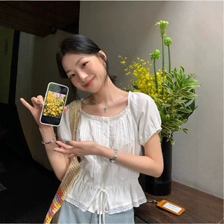 法式甜美蕾丝绑带短袖衬衫女夏季新款泡泡袖圆领氛围花边收腰小衫