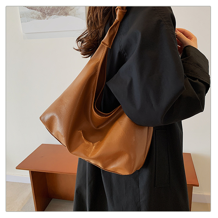 Large-capacity commuter bag for women, 2024 new style, fashionable and retro single-shoulder bag, casual and versatile, underarm tote soft leather bag undefined