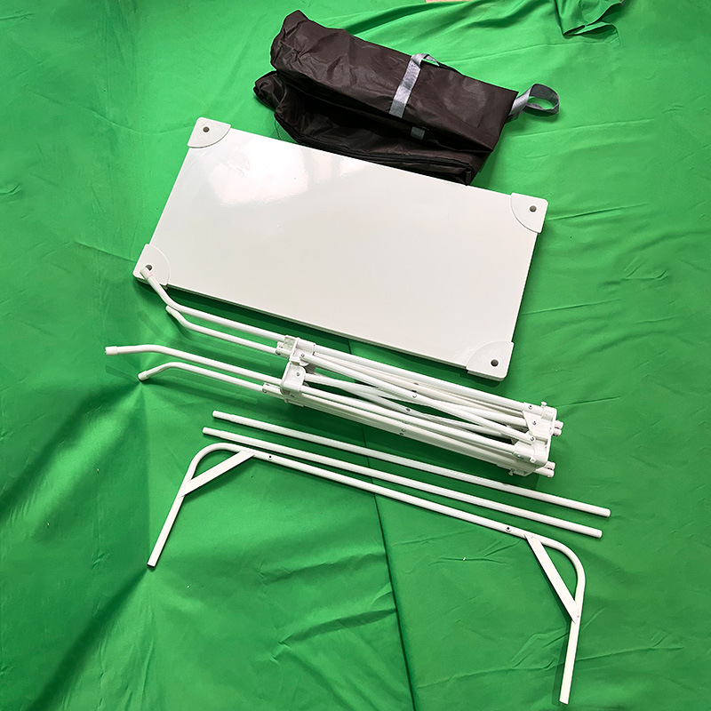 Mesa promocional de malla de hierro fabricada en fábrica, mesa plegable portátil con capacidad de carga, cabina de fotos, mesa de degustación, esencial para exposiciones.