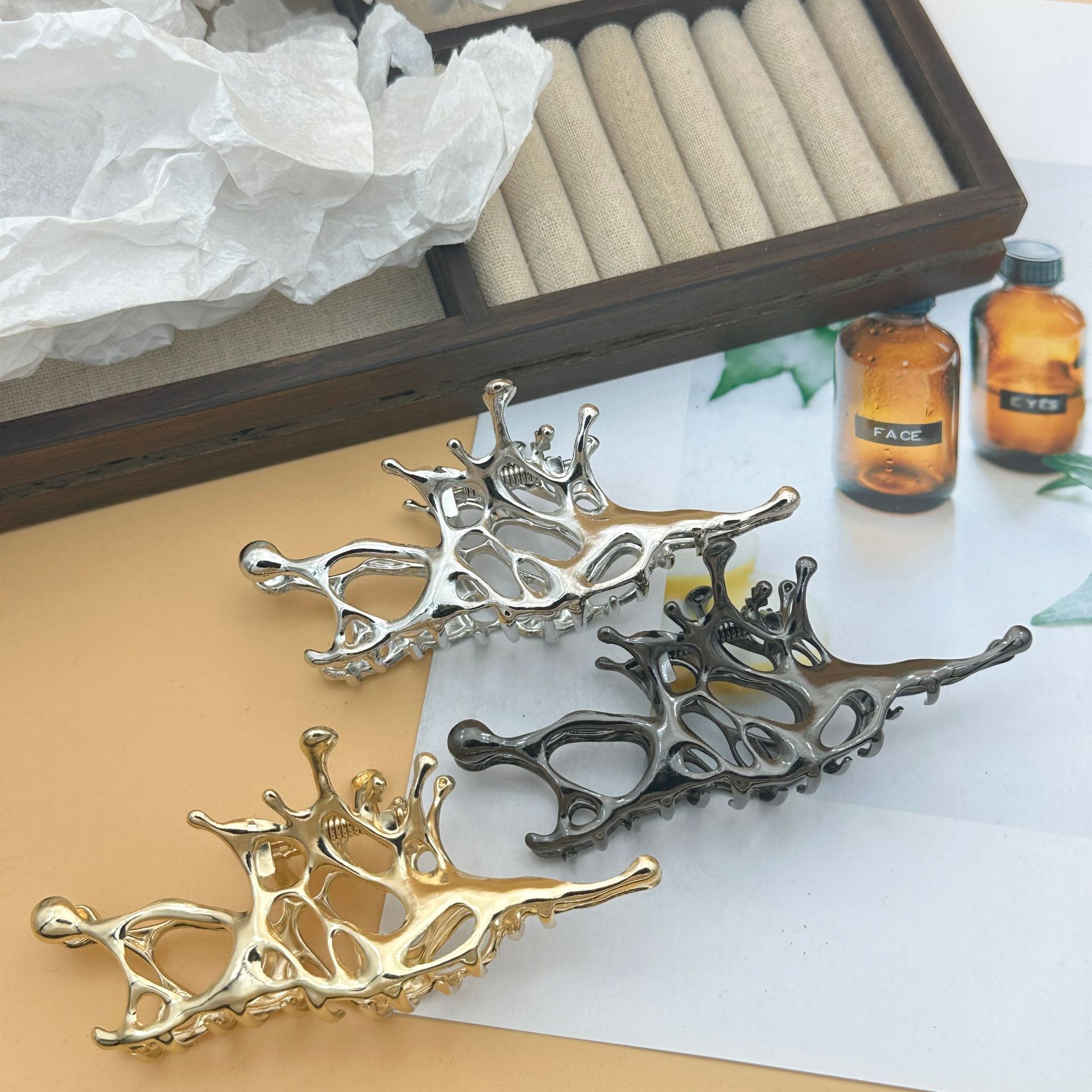 Liquid Biochemical Butterfly Clip Large Metal Shark Clip All-match Temperament Head Hair Clip Headwear Hair Clip