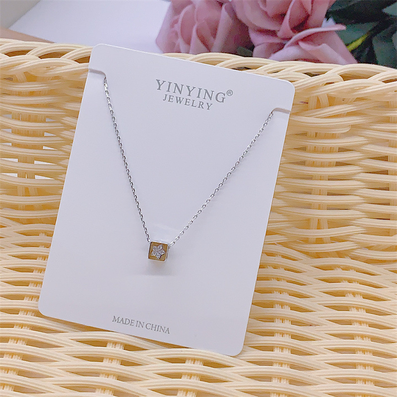 심플한 각설탕 스타일