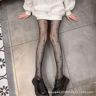 ʮ�ּܰ��ںڽz�mŮ�ﶬ��������ϵ�O�W�m�@���}���U�մ���Bѝ�m