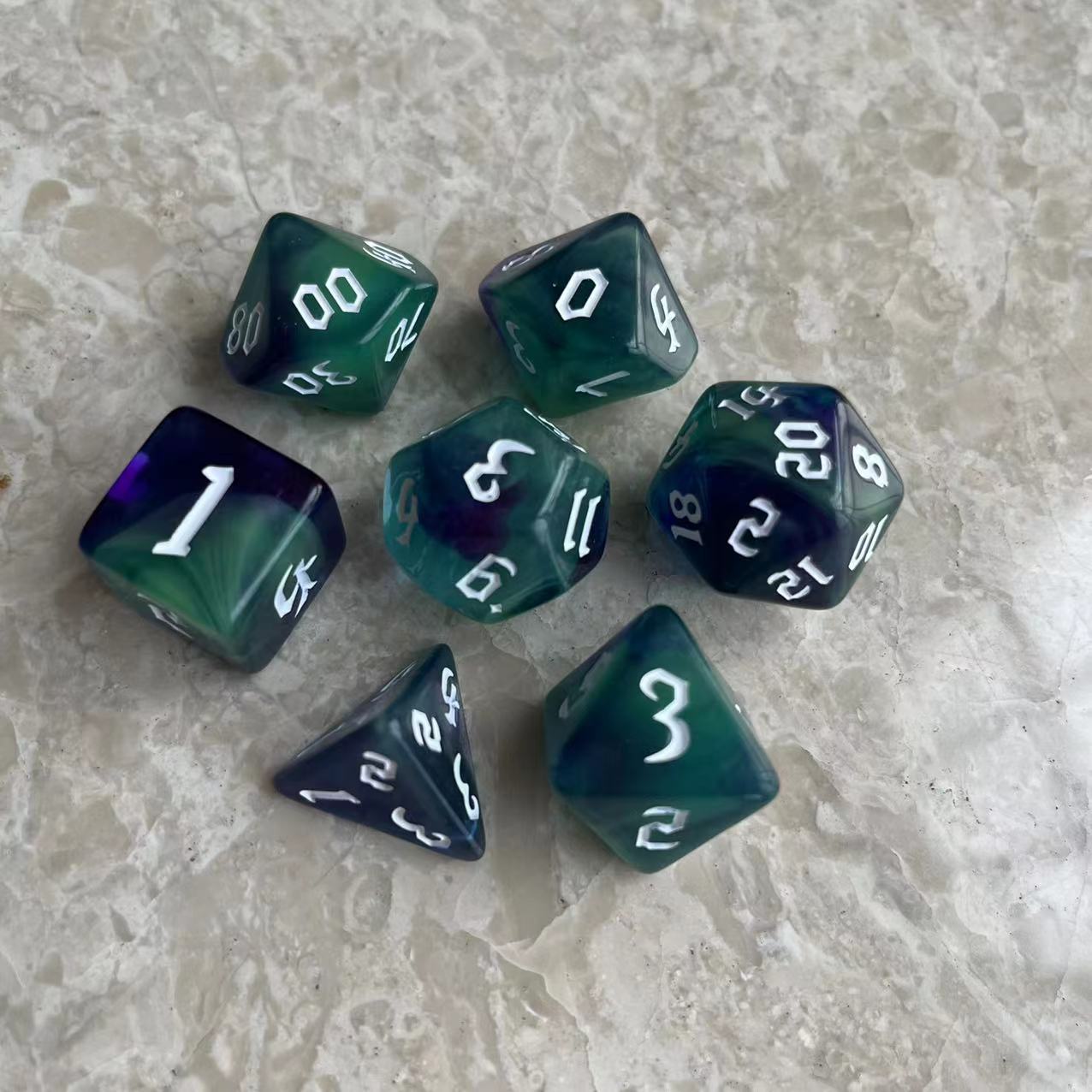 Nuevo traje de dados digitales de múltiples lados de cuatro colores corriendo grupo juego accesorios periféricos dados DND PRTG siete tabletas/Set