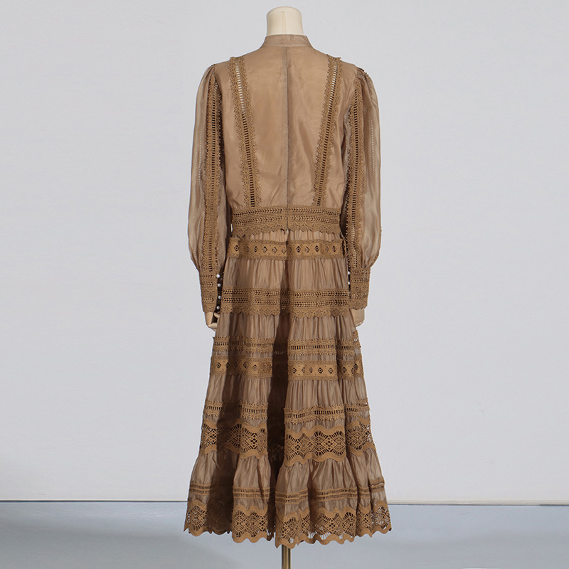 Completo due pezzi donna con top in pizzo e gonna a vita alta_voghion.com
