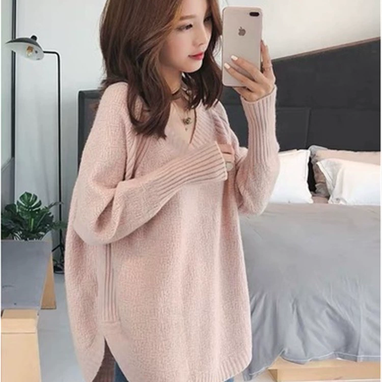 Модный и повседневный свободный стильный универсальный топ, очень популярный свитер с V-образным вырезом, базовый слой одежды для женщин в зимнее время.