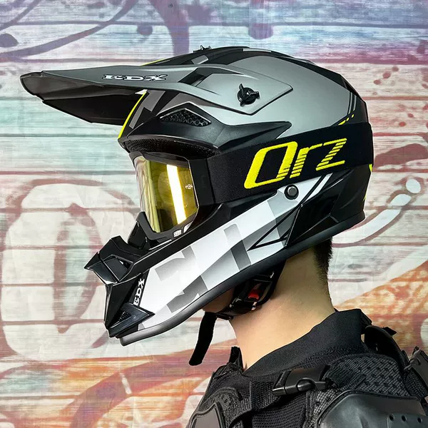 Yellow speed with ORZ black frame gold goggles comes with gloves and mask