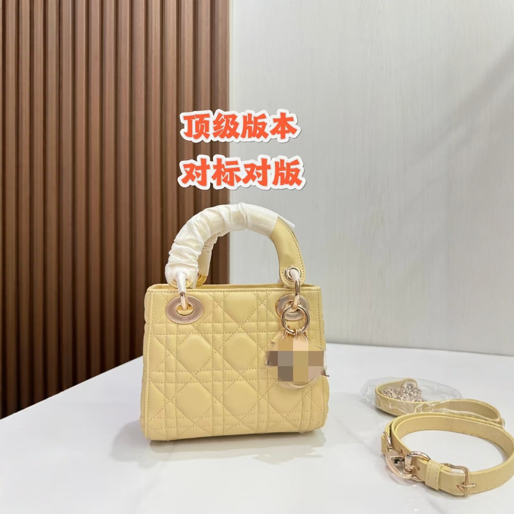 D-Style Cross-Border Lady's Lambskin Handbag, Quilted Small Square Bag, Fashion Versatile Shoulder, Hand-Carry And Crossbody Bag