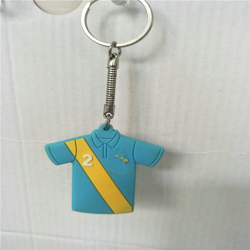 PVC绿色衣服钥匙挂件 各类异形颜色可做单，双面3D玩具