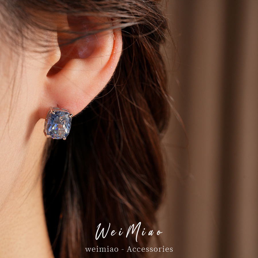 Elegante simple geometría pernos de piedra de silicio estilo frío temperamento personalidad pendientes ligeros de lujo alta sensación de auriculares al por mayor