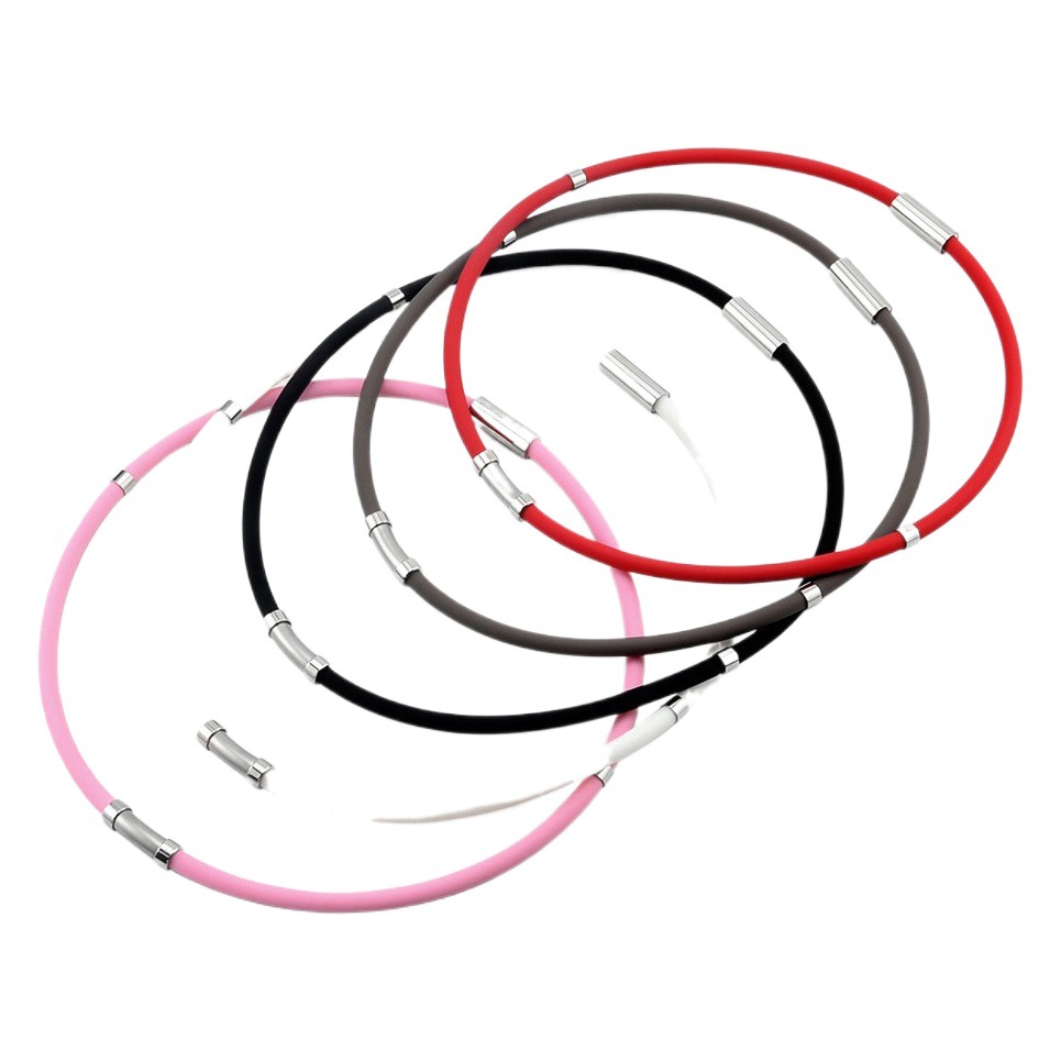 Estilo europeo y americano de silicona anión energía collar de hombres y mujeres terapia magnética hebilla collar versátil moda deportes cuello anillo al por mayor